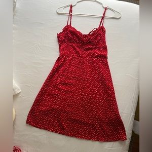 ‼️MOVING‼️needs to go ASAP‼️Size 6 Red patterned Princess Polly dress